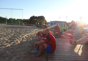 Skąpani w promieniach zachodzącego Słońca